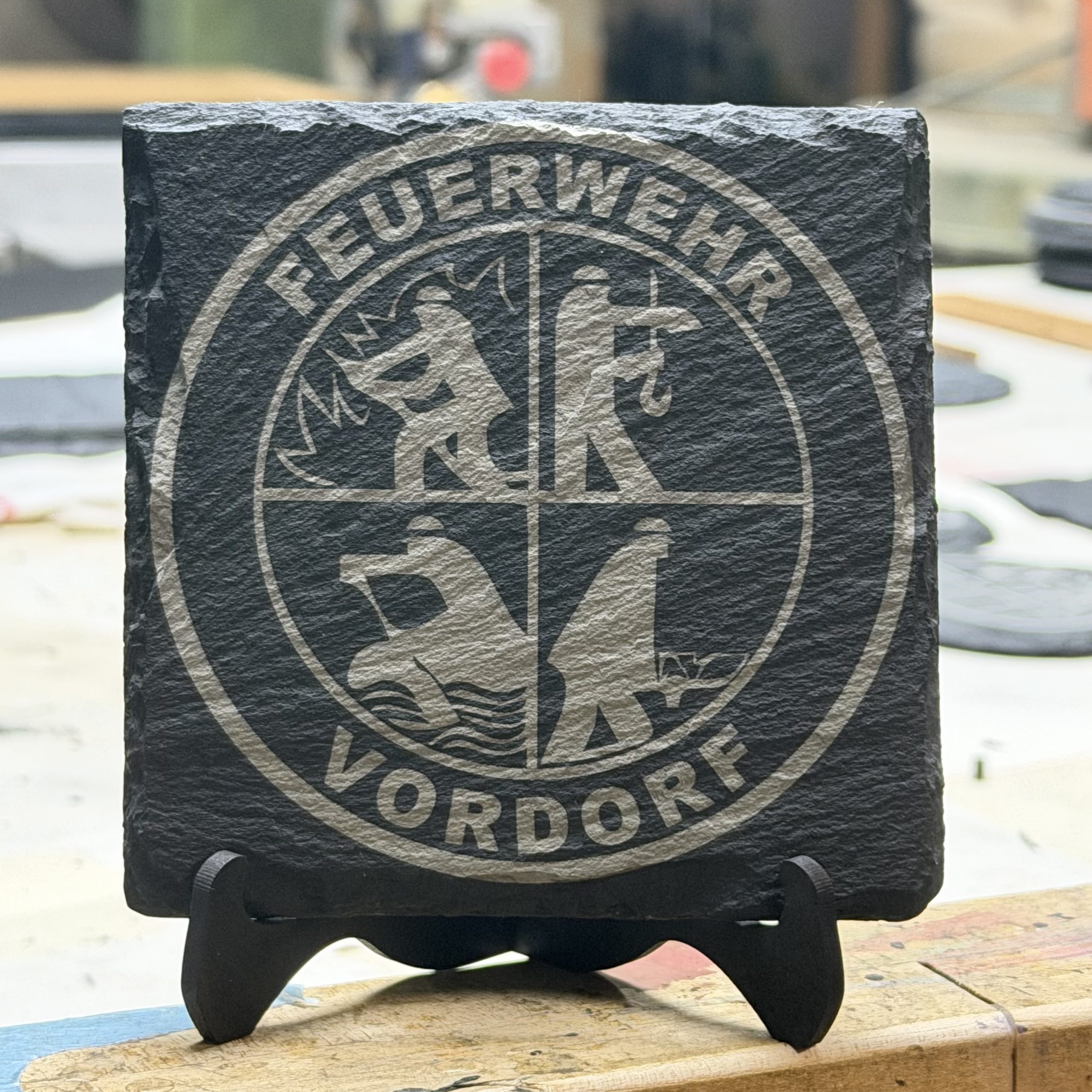 Schieferuntersetzer Feuerwehr mit Wunschort – Personalisiert – Geschenk für Feuerwehrmann – Bild 4