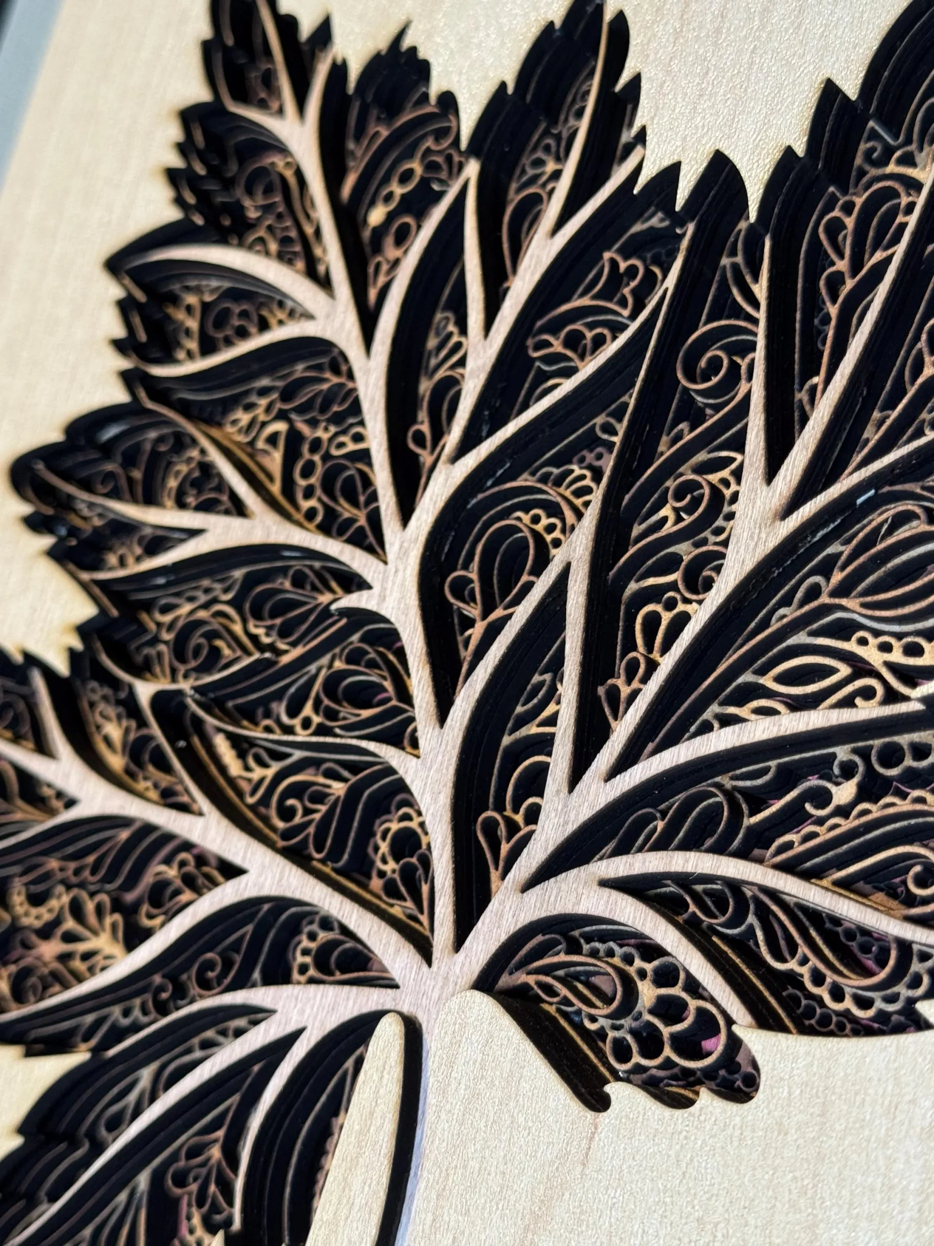 Handgefertigtes, lasergeschnittenes Blattkunstwerk – elegantes botanisches Design – Bild 4