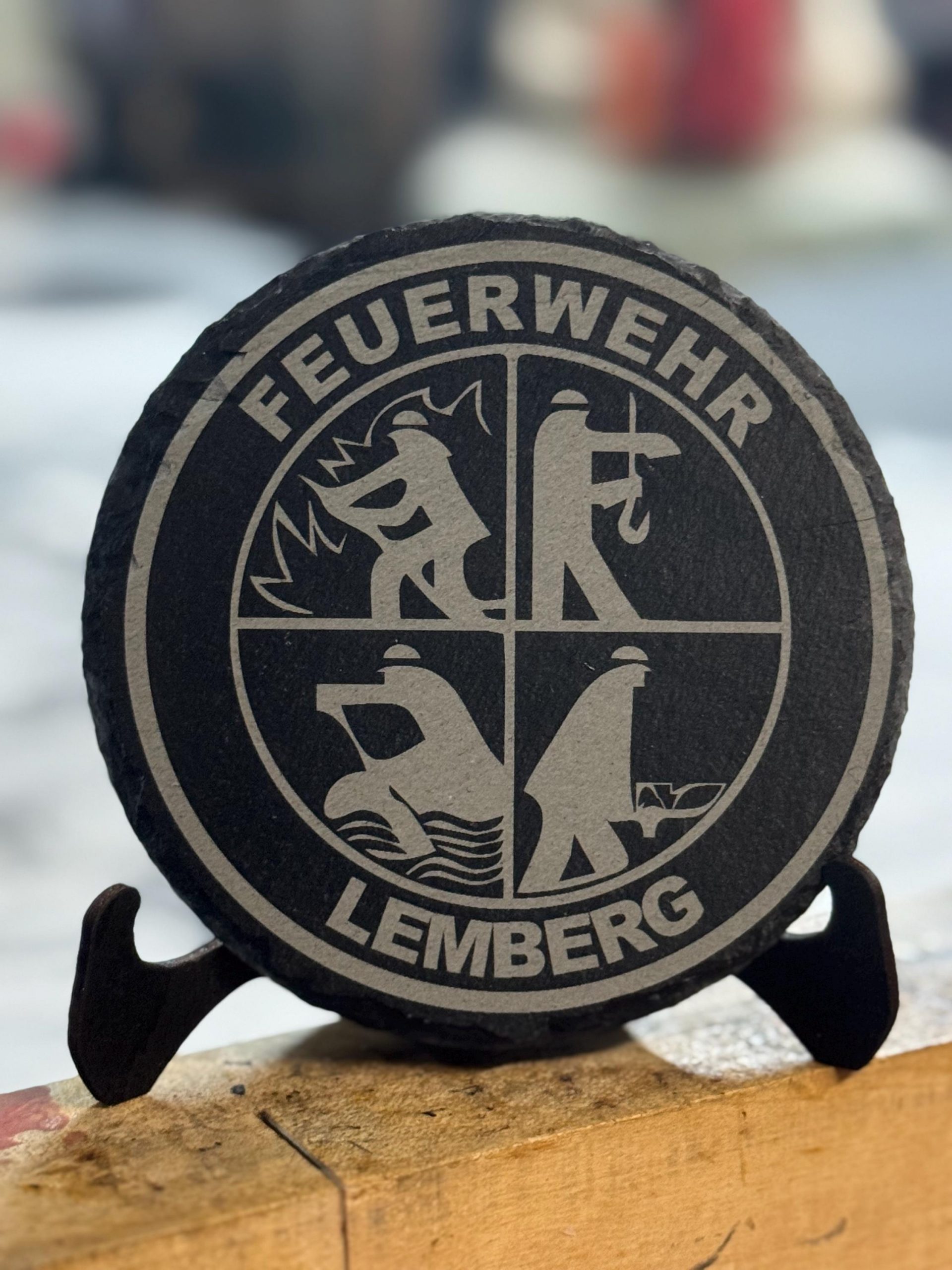 Schieferuntersetzer Feuerwehr mit Wunschort – Personalisiert – Geschenk für Feuerwehrmann – Bild 2