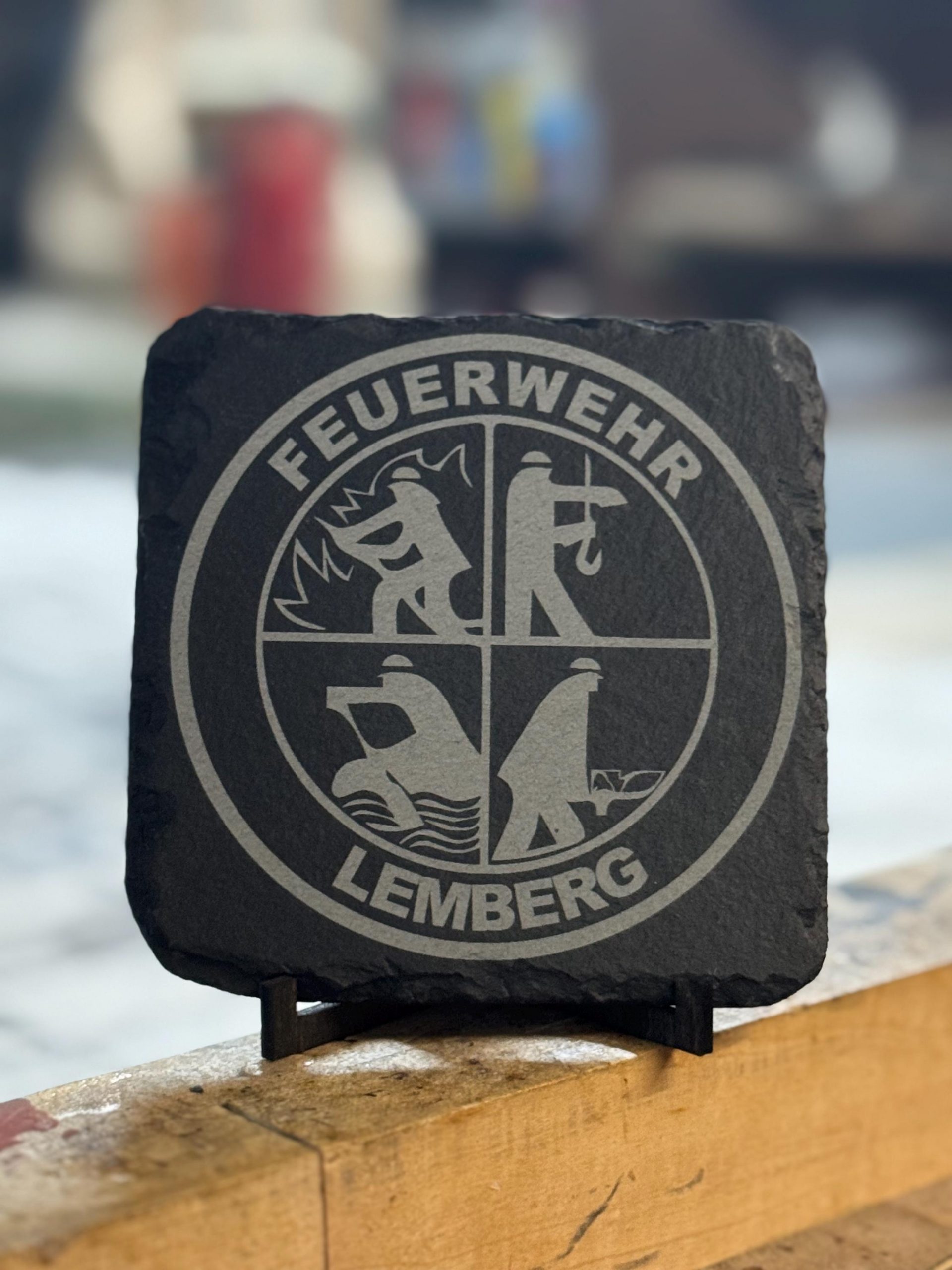 Schieferuntersetzer Feuerwehr mit Wunschort – Personalisiert – Geschenk für Feuerwehrmann – Bild 3