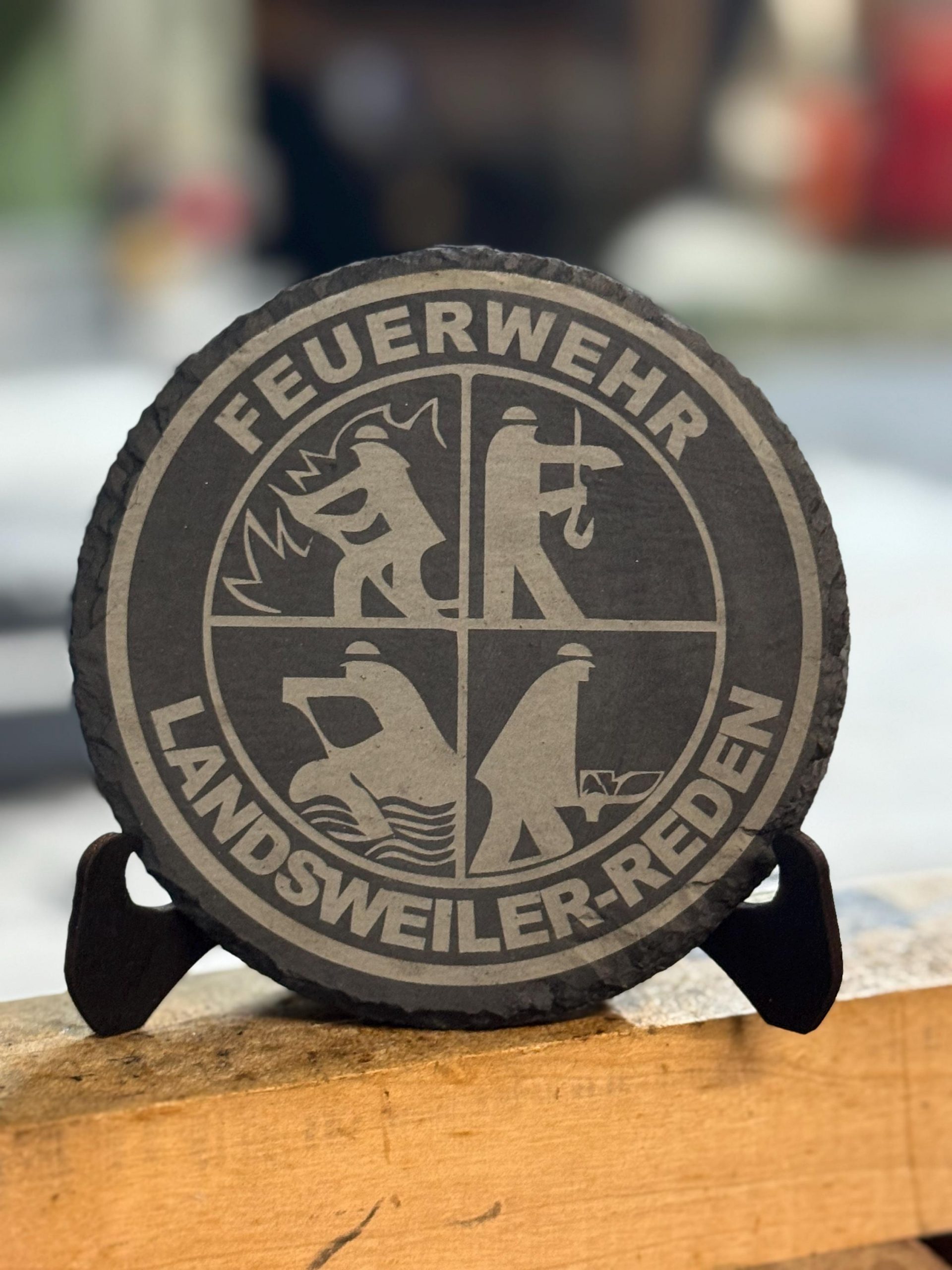 Schieferuntersetzer Feuerwehr mit Wunschort – Personalisiert – Geschenk für Feuerwehrmann